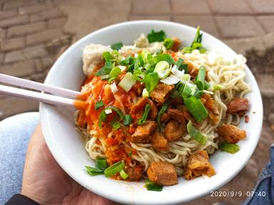 MIE AYAM BASO BANG ADI KUTOARJO