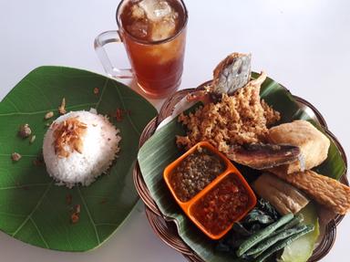 AYAM & BEBEK BATOKOK