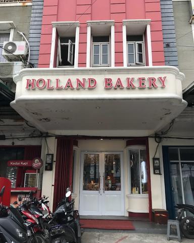 HOLLAND BAKERY CIBINONG