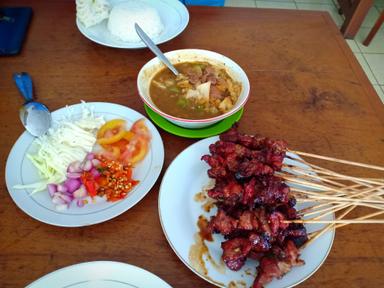 WARUNG SATE DAN TONGSENG SOLO BAROKAH PAK AGUS