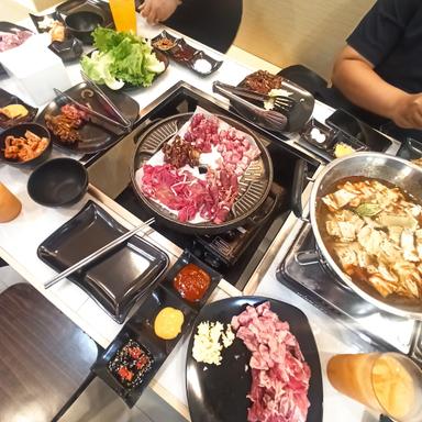 MADAM LEE KOREAN BBQ TANJUNG DUREN