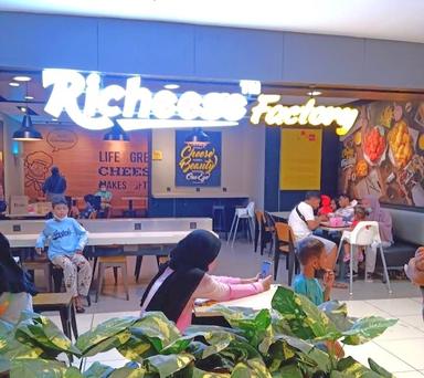 RICHEESE FACTORY - CITY PLAZA JATINEGARA