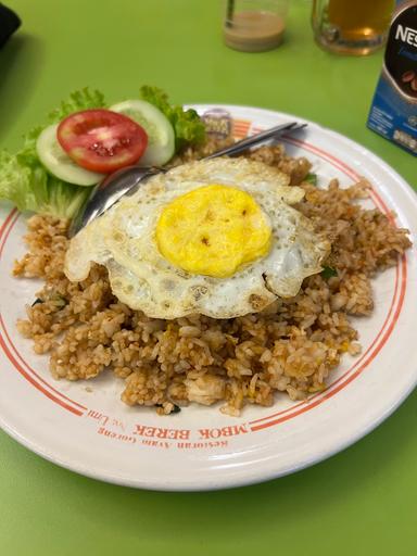 AYAM GORENG MBOK BEREK NY. UMI