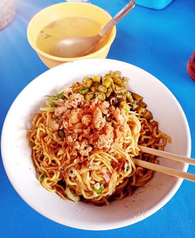 BAKMI JHON LANGSAT