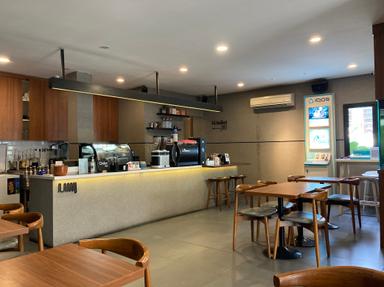 PAYU COFFEE & EATERY