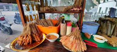 SATE MAHAKAM PAK AHMAD - BLOK M