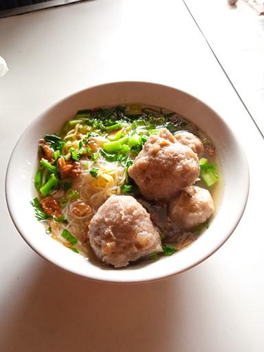 BAKSO & MIE AYAM LESTARI ANASUKA