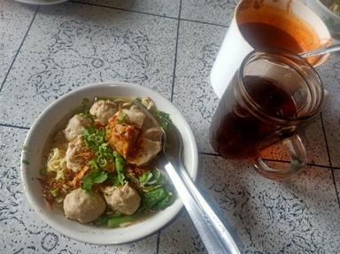 BAKSO TULANG BUDHE WARNI WONOGIRI