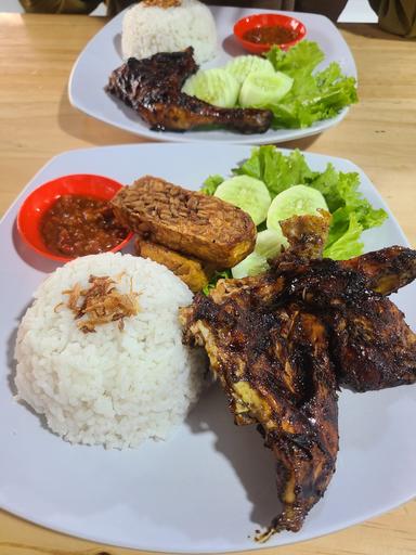 AYAM BAKAR MBAL MBUL ADAM