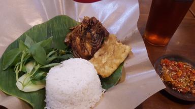 BEBEK GORENG H. SLAMET - KELAPA GADING