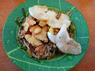 GADO-GADO AA