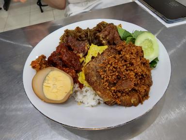 NASI CAMPUR POJOK TAMBAK BAYAN - KELAPA GADING