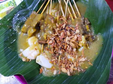 SATE PADANG MAK ADJAT