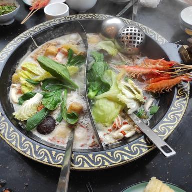 LONG CHUAN GE SEAFOOD HOTPOT