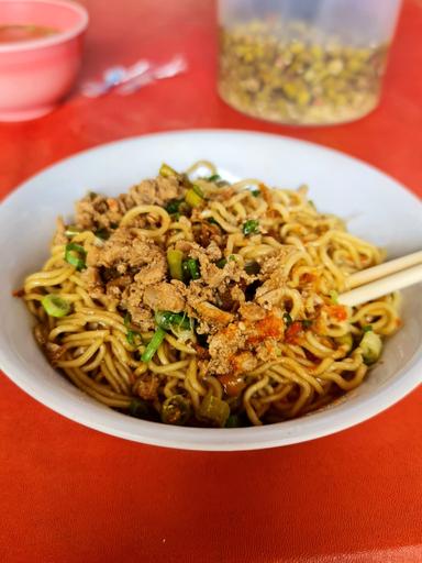 MIE AYAM BANGKA AKHIAN 99