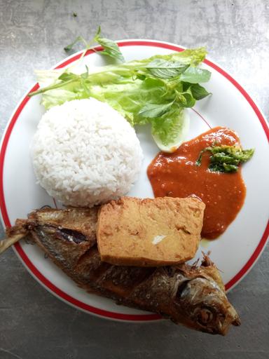 AYAM PENYET WARUNG SURABAYA