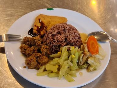 LOVING HUT - UOB PLAZA, VEGAN CUISINE