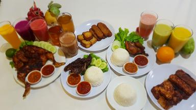 AYAM BAKAR MAS EZA