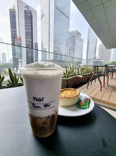 STARBUCKS RESERVE MENARA ASTRA