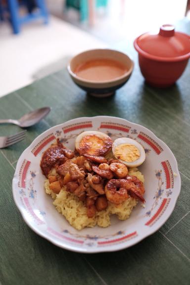 RUMAH MAKAN ALISAN