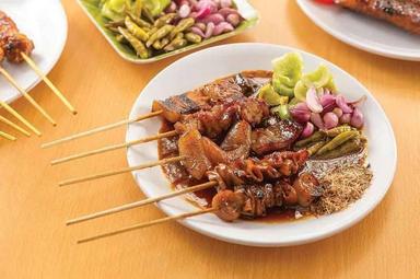 SATE BABI & SOP BAKUT 89 SUNTER