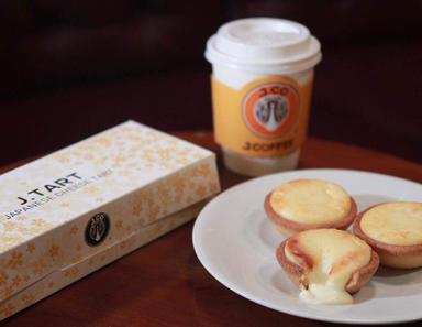 J. CO. DONUTS & COFFEE - TEBET