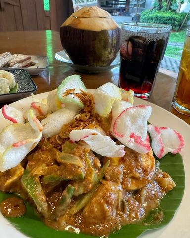 GADO GADO MAK GOBANG BSD