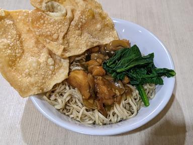 BAKMI DZAKA