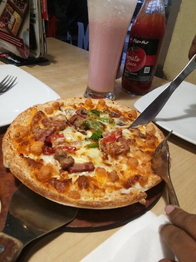 PIZZA HUT RESTORAN - PUSAT GROSIR CILILITAN