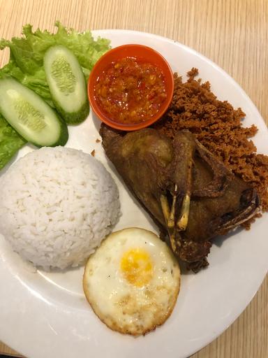 BEBEK DOWER - BLOK M PLAZA