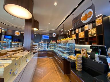 HOLLAND BAKERY KOTA WISATA