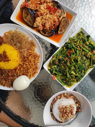 KEDAI MAEV BUBUR MANADO PISANG GORENG TAMINI SQUARE