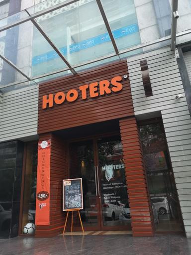 HOOTERS JAKARTA