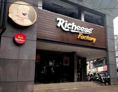 RICHEESE FACTORY - MAMPANG PRAPATAN