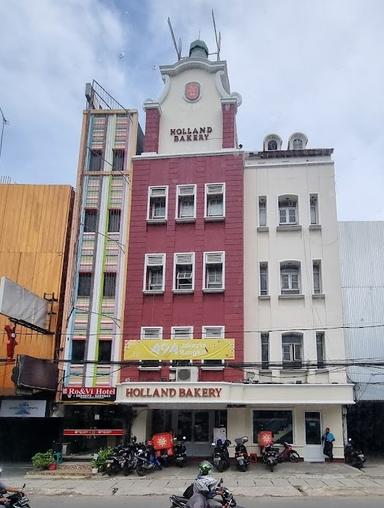 HOLLAND BAKERY - HAYAM WURUK