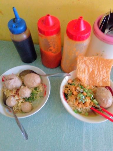 BAKSO & MIE AYAM RASA MALA AREK