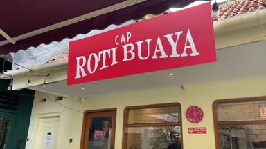 CAP ROTI BUAYA M BLOC SPACE