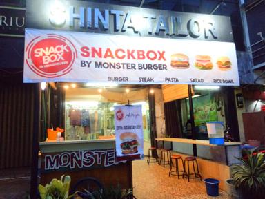 MONSTER SNACKBOX MELAWAI