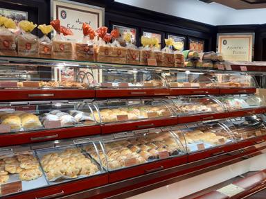 HOLLAND BAKERY - CIKINI