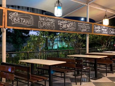 LAWLESS BURGERBAR MENTENG