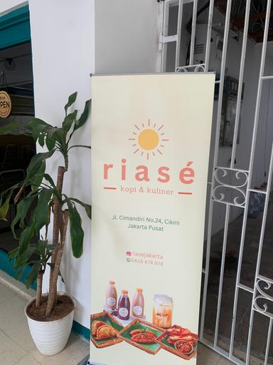 RIASE KOPI & KULINER