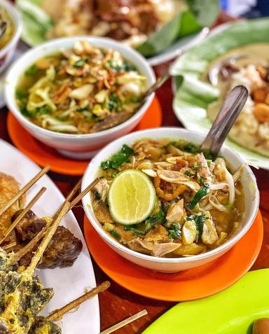 SOTO KUDUS AYAM KAMPUNG KEMBANG JOYO