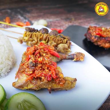 AYAM GEPUK PAK GEMBUS CABANG PONDOK