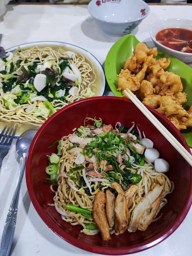 BAKMI ALUNG CHINESE FOOD 98 PADEMANGAN