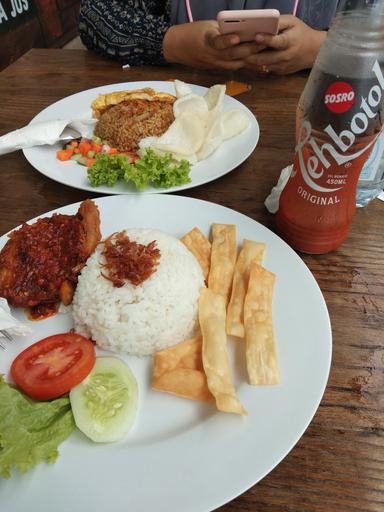 BEACH FOOD COURT