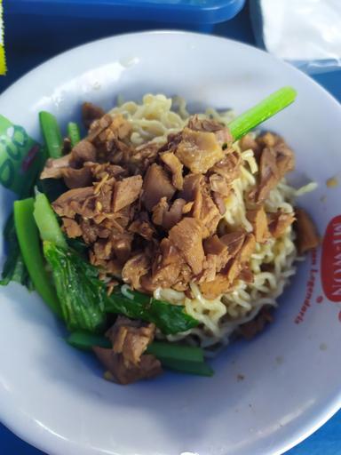 MIE AYAM PAK KUMIS