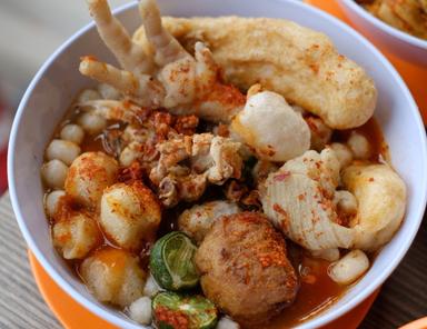 BASO ACI JUARA BINUS SYAHDAN