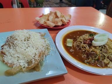 WAROENG MIE ACEH BANG IWAN