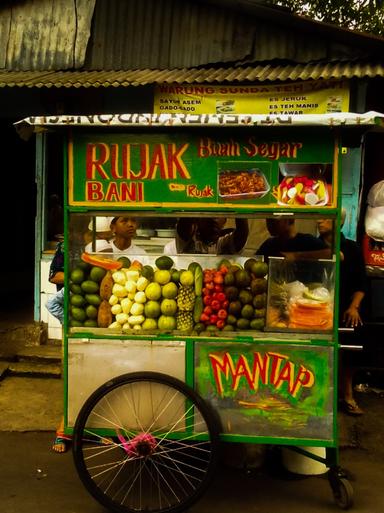 RUJAK BUAH SEGAR BANI