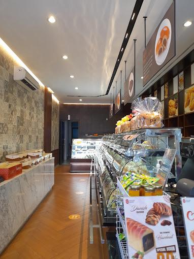 HOLLAND BAKERY CINERE PANGKALAN JATI